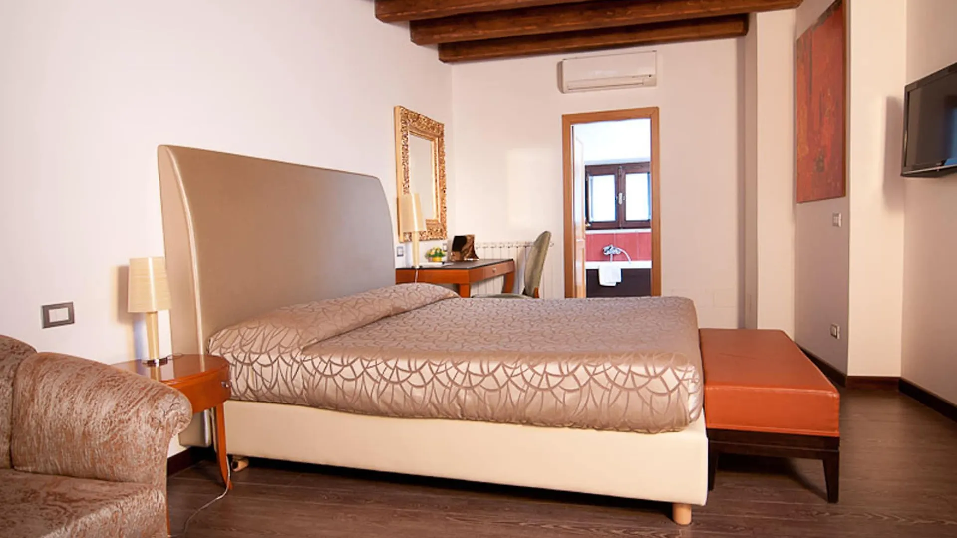 Alojamento de Acomodação e Pequeno-almoço St. Peter' Six Rooms & Suites Roma