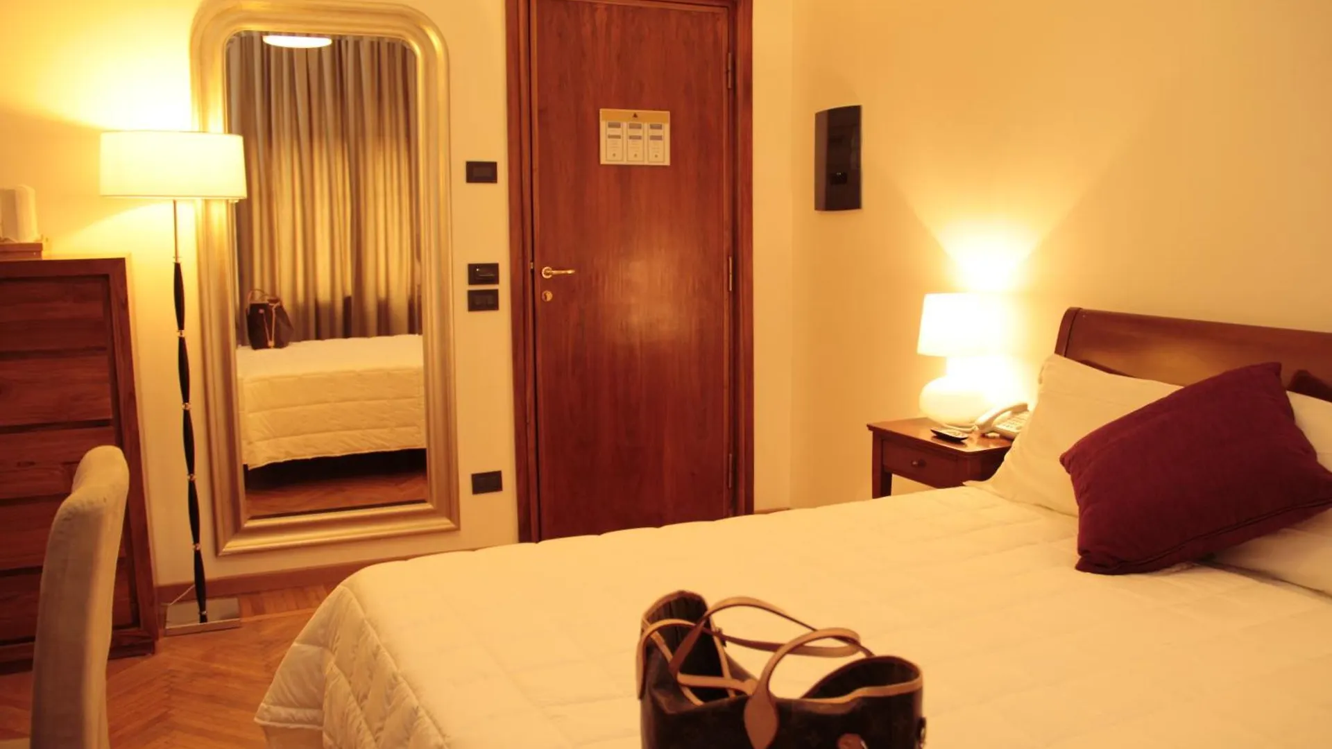 Alojamento de Acomodação e Pequeno-almoço St. Peter' Six Rooms & Suites Roma