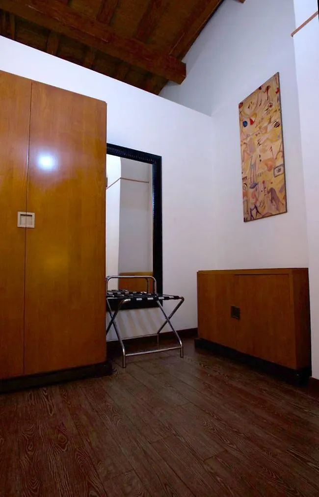 St. Peter' Six Rooms & Suites Rom 3*,