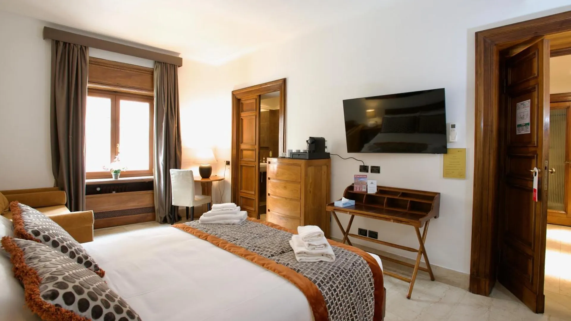 St. Peter' Six Rooms & Suites Rom 3*,  Italien